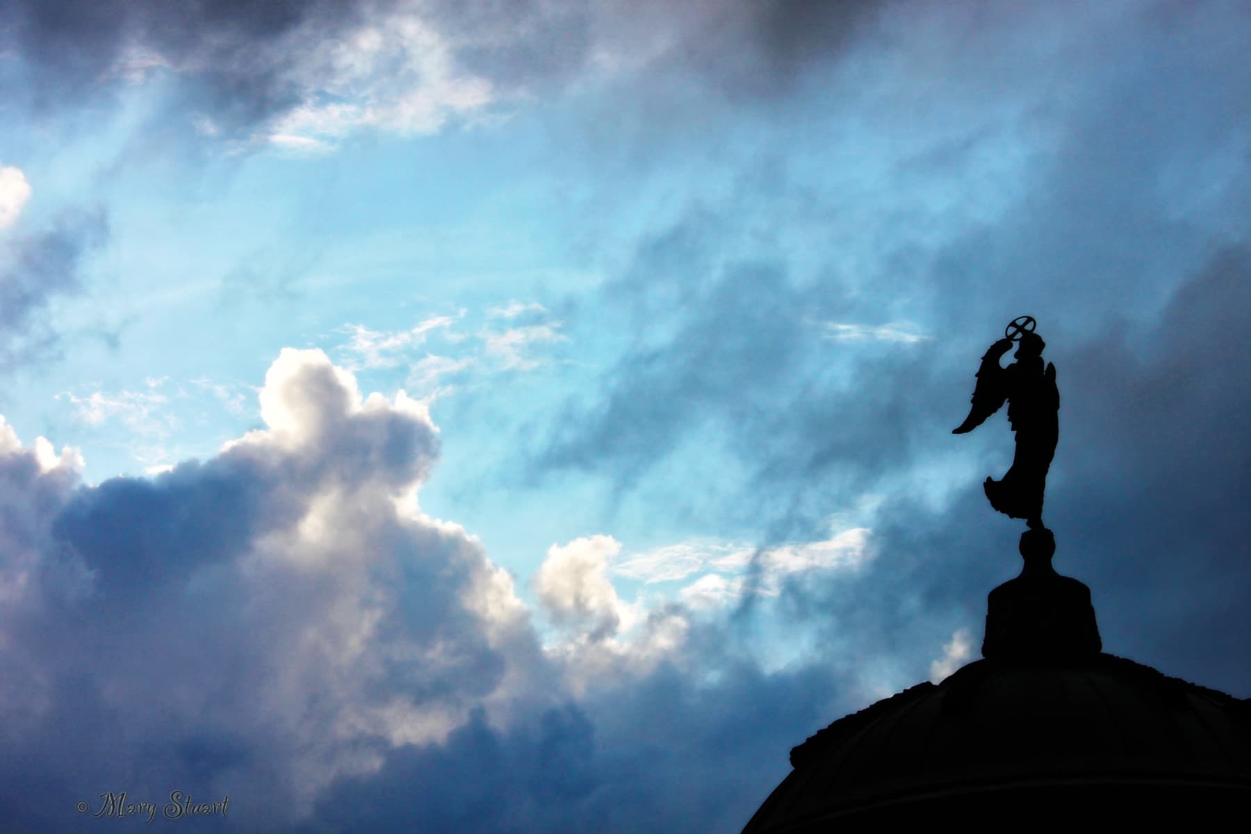 The Cathedral of Saint Paul beneath a stormy sky